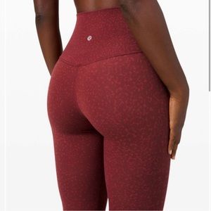 Lululemon Align Engineer Print
City Camo Chianti